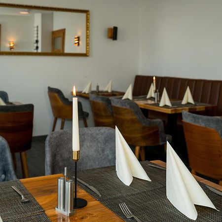 Roca Restaurant Und Hotel Bommersheim Extérieur photo