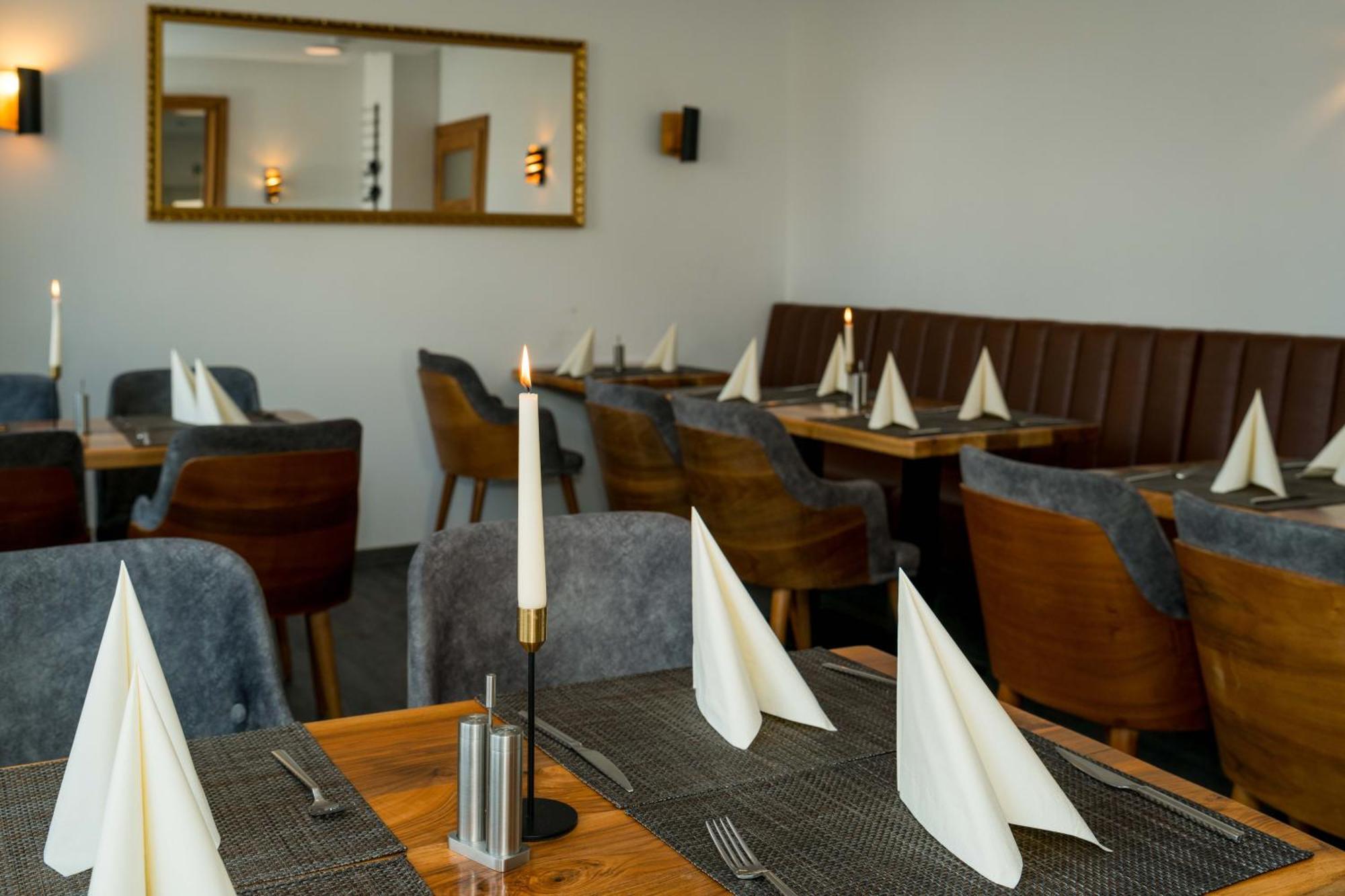 Roca Restaurant Und Hotel Bommersheim Extérieur photo