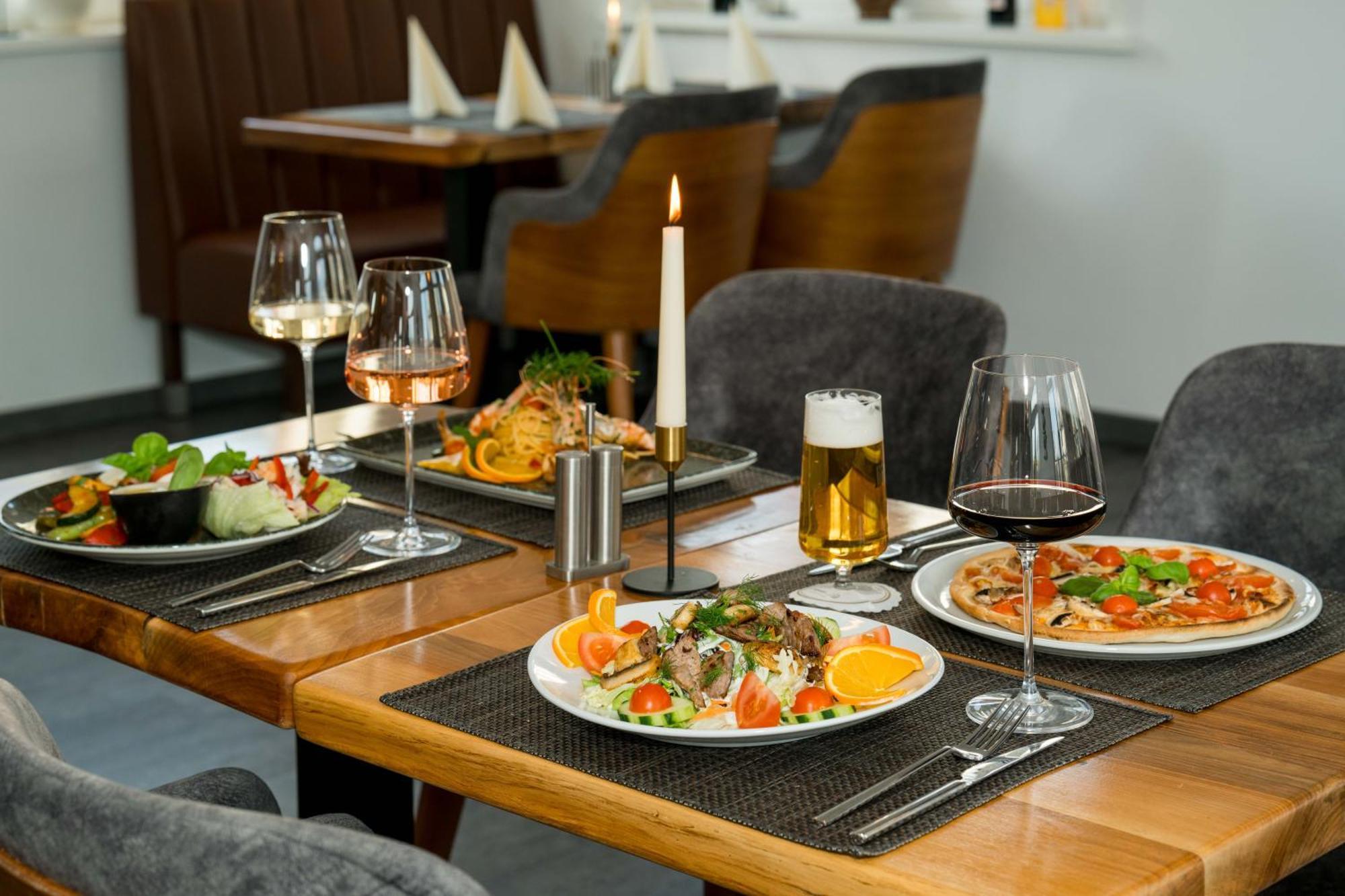 Roca Restaurant Und Hotel Bommersheim Extérieur photo