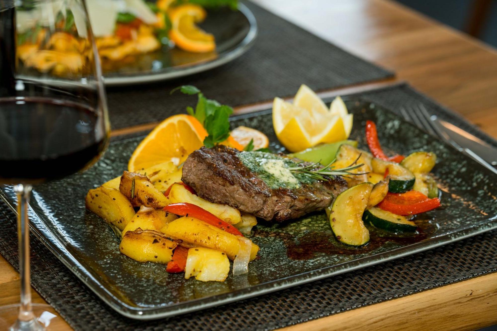 Roca Restaurant Und Hotel Bommersheim Extérieur photo