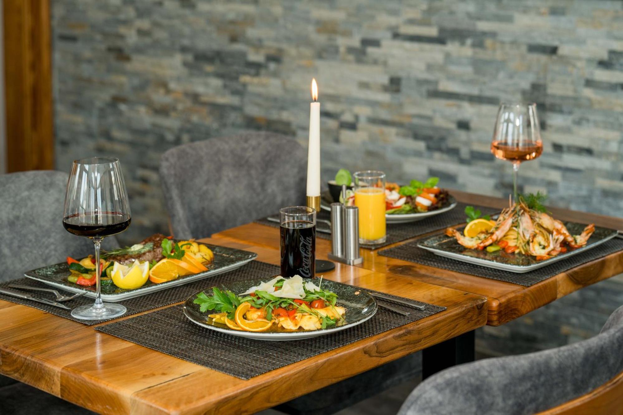 Roca Restaurant Und Hotel Bommersheim Extérieur photo