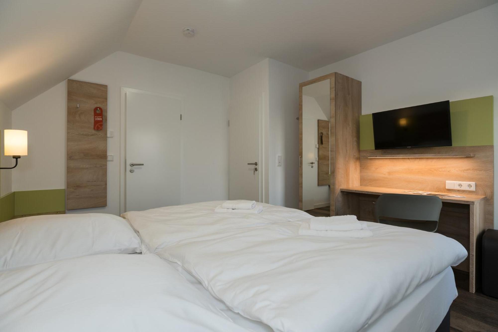 Roca Restaurant Und Hotel Bommersheim Extérieur photo