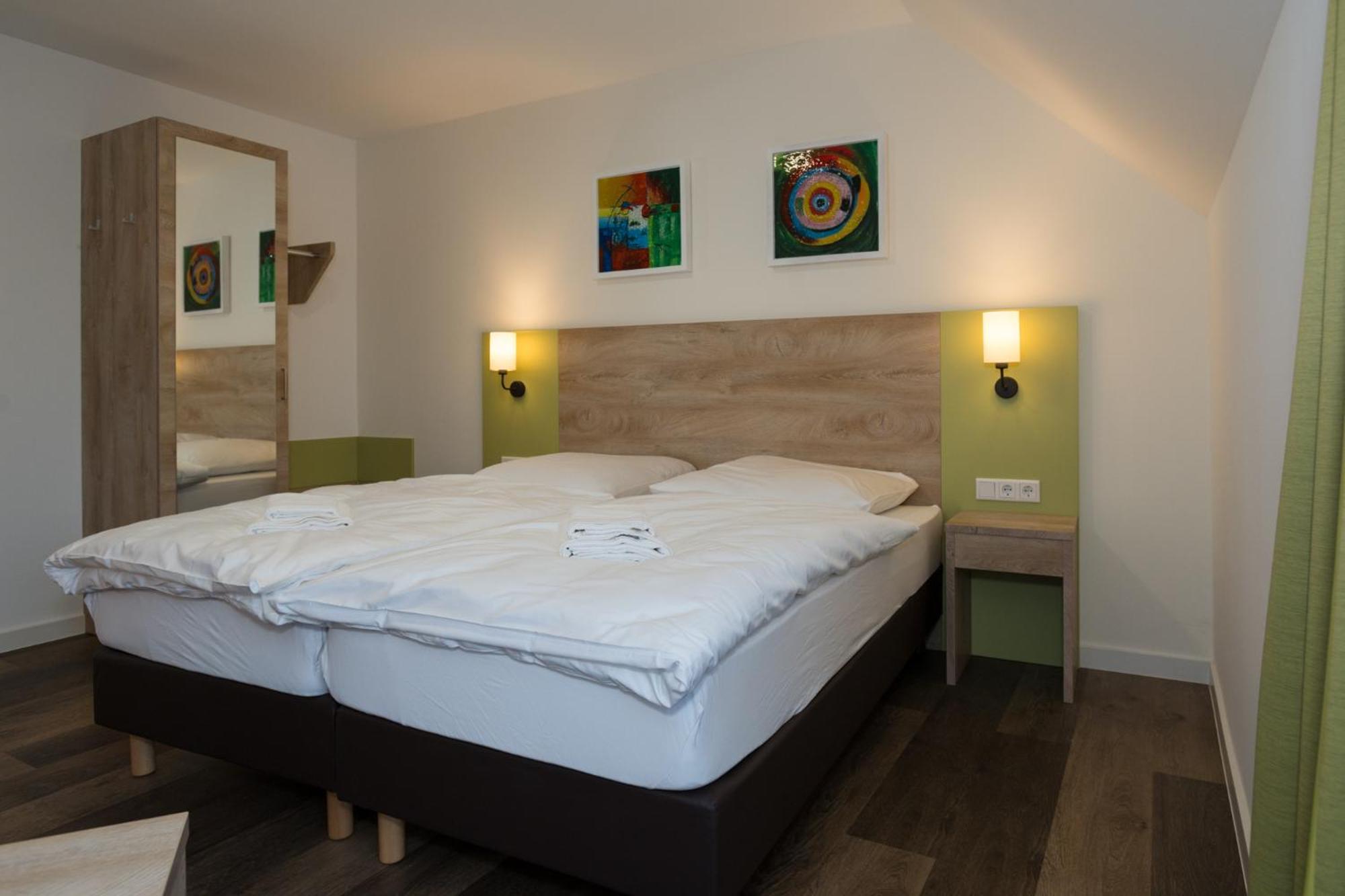 Roca Restaurant Und Hotel Bommersheim Extérieur photo